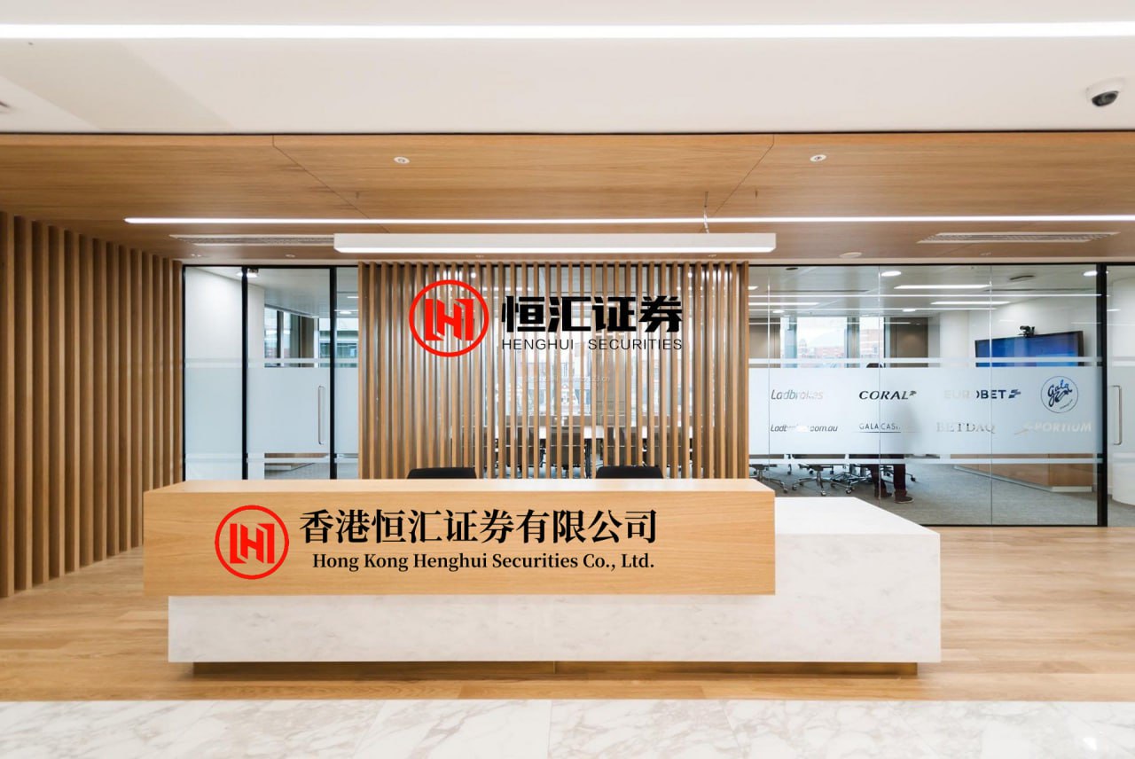 和业众 塞尔维亚总统武契奇抵京 开启首次国事访问